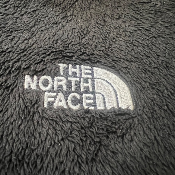 The North Face Women's Osito Fleece jacket, Black, Size Medium, Soft, Warm - Picture 2 of 10